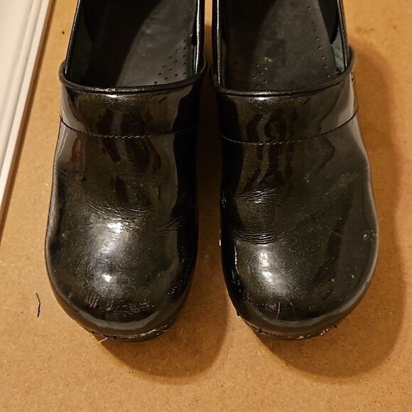Sanita black gloss clogs size 40 (US 10) - Picture 8 of 8